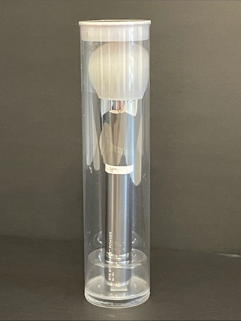 #701 IT Cosmetics Bye Bye Pores Powder Brush